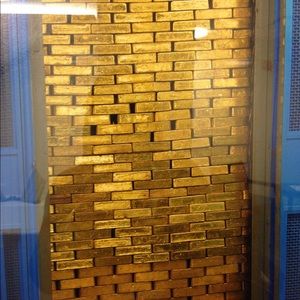 Meet your Posher, Fausta